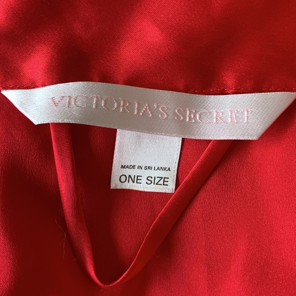 Victoria’s Secret Robe and Nighty - Picture 7 of 7